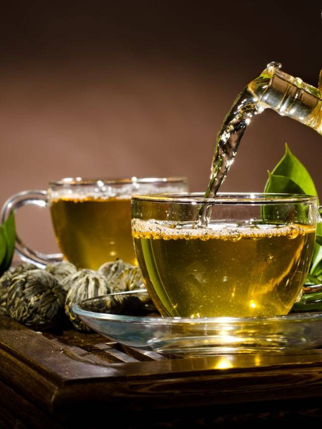 12 Potential Side Effects of Excess Green Tea