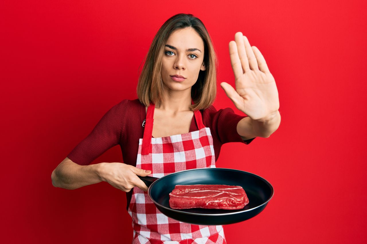Eating Red Meat Leads to Cancer Growth: Myth or Truth