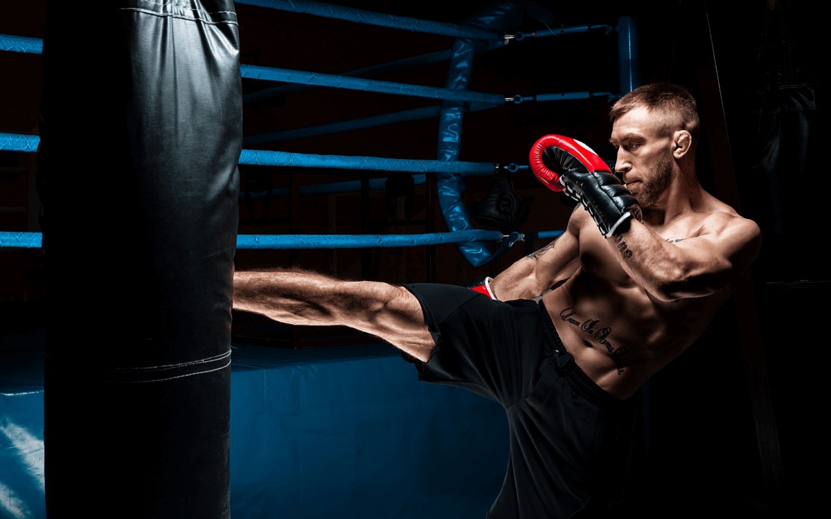 KickBoxing: Advantages and Precautionary Measures