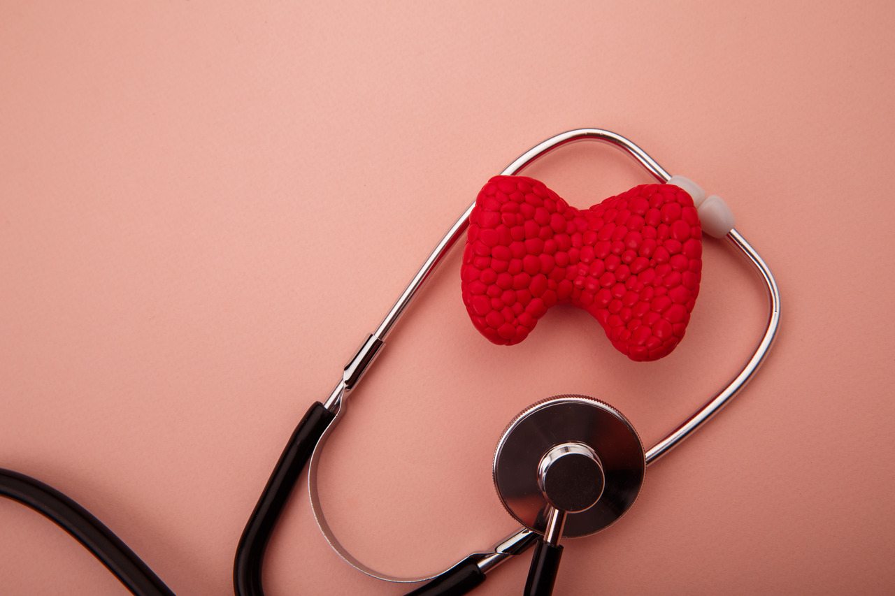 Thyroid Symptoms and Cure – A Lifestyle Guide