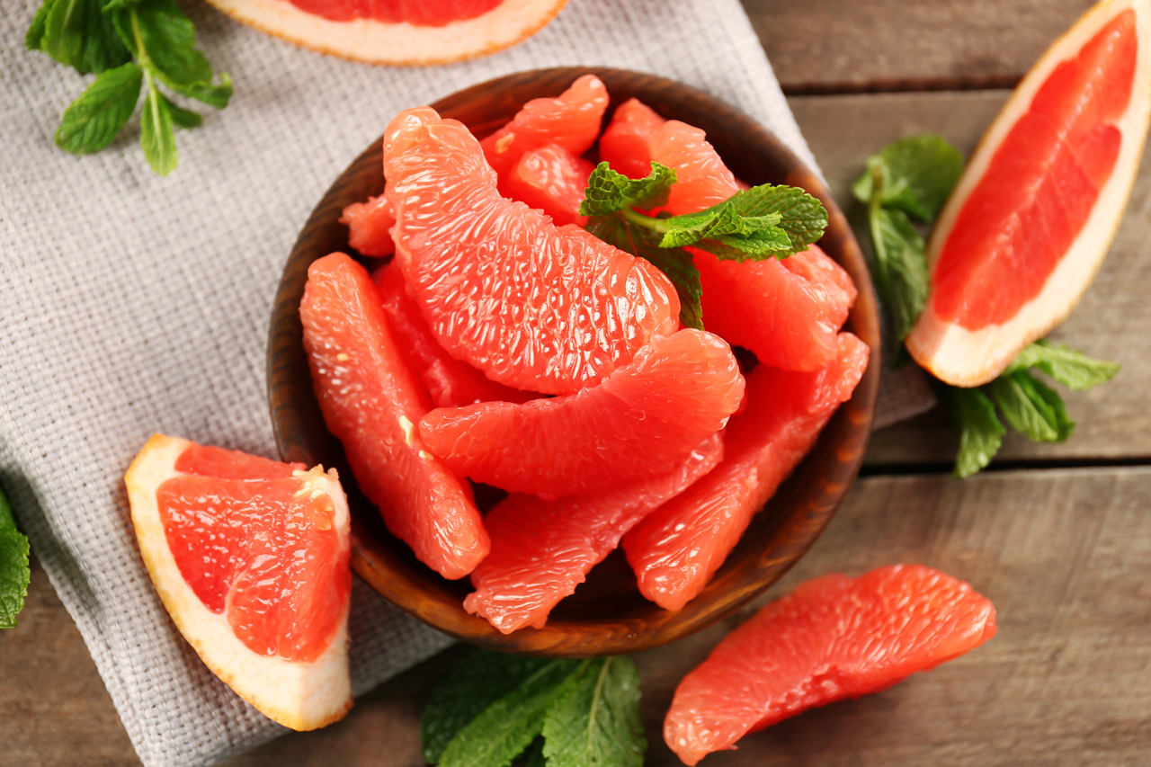 Grapefruit for Diabetes – Benefits, Risks & Precautions